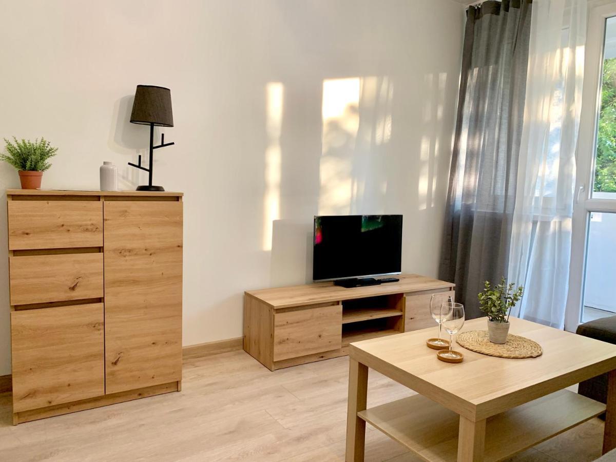 ורשה Green Life Next To Metro Station מראה חיצוני תמונה